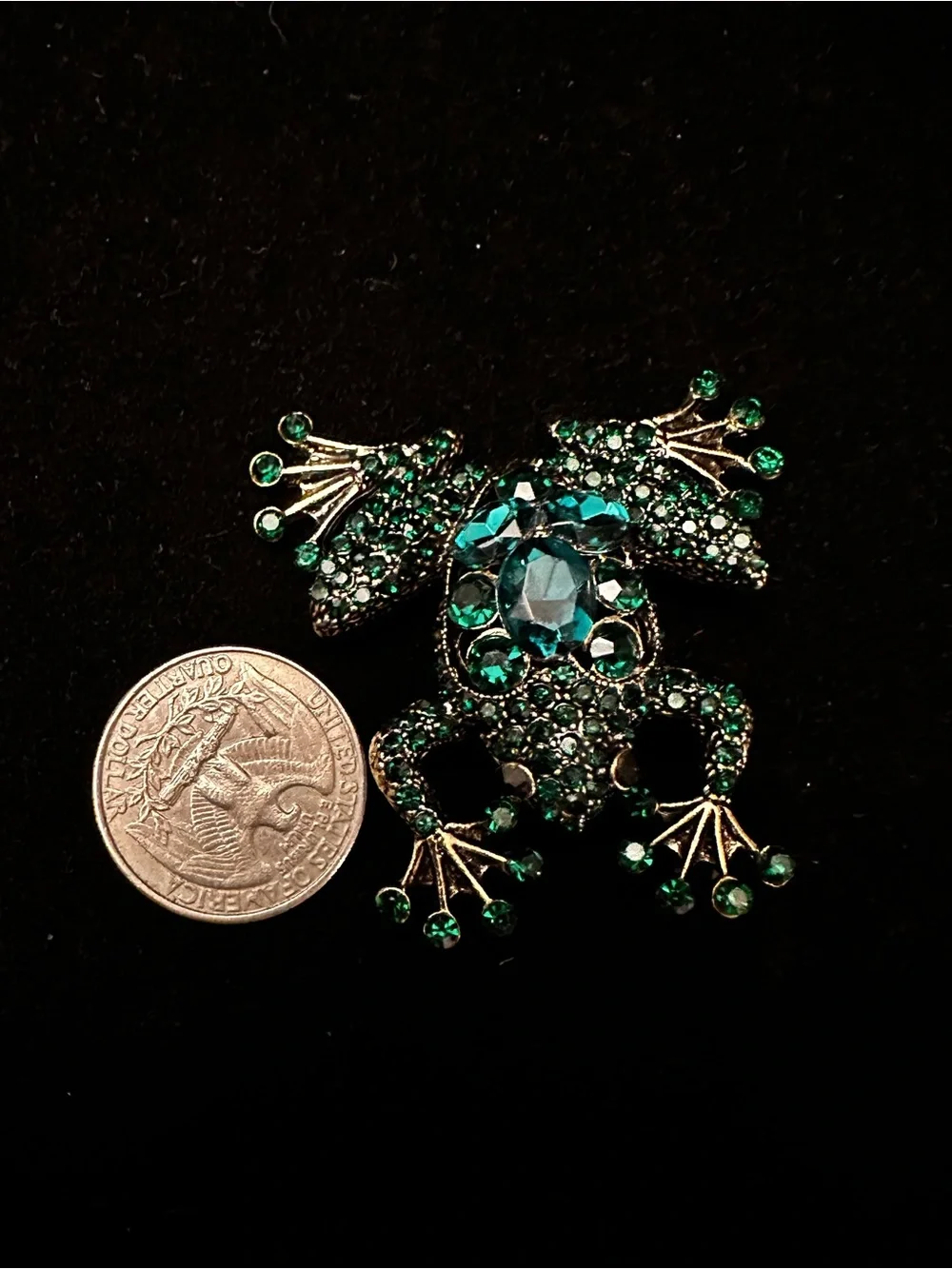 Emerald Green Glass ornate Large Frog Brooch/Pin - Women Jewelry